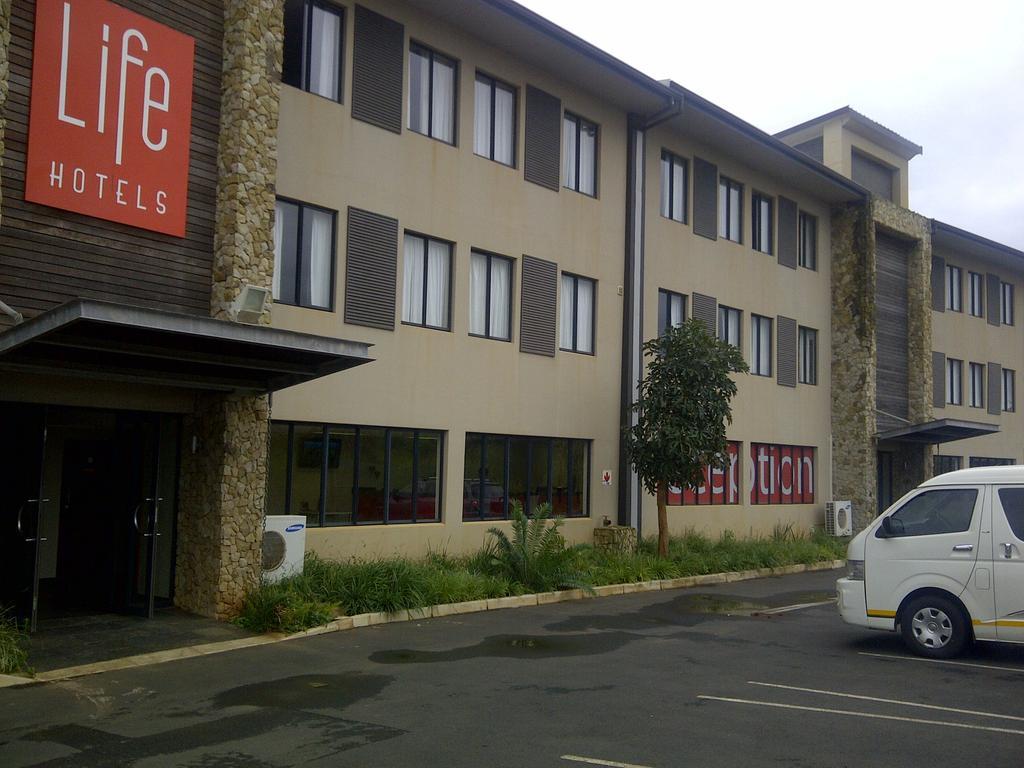 Life Hotel Ballito Exterior photo